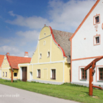 Památky UNESCO s dětmi - domky v Holašovicích
