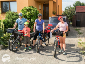 Rodinný výlet na kolech