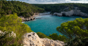 Pláž Mitjana, Menorca.
